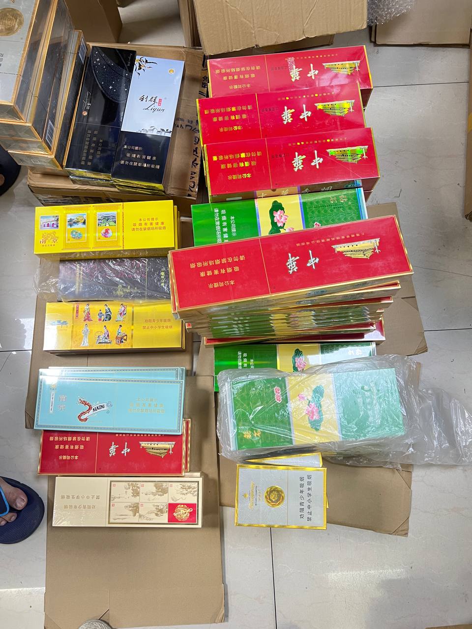 国内久久久久久久久久,麻麻扒开腿让我CAO她メイリン...